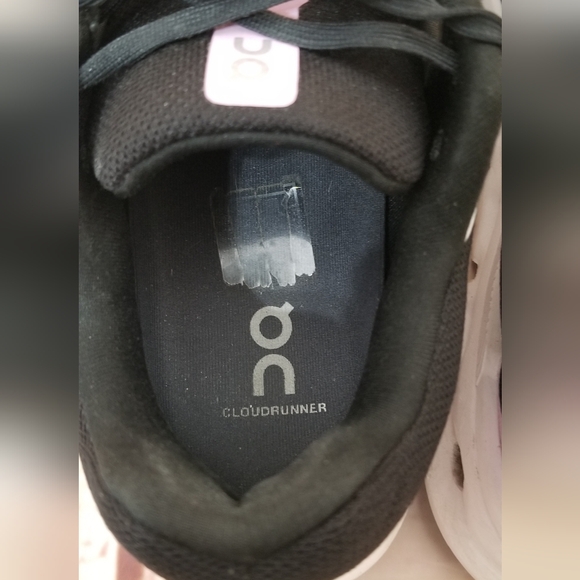 On Clouds Black Lavender And White - Picture 6 of 7